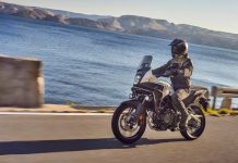 Honda NX500: la moto trail ideal para el día a día y las escapadas de fin de semana Honda NX 500