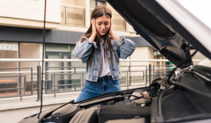 Ruidos comunes en el coche y qué significan